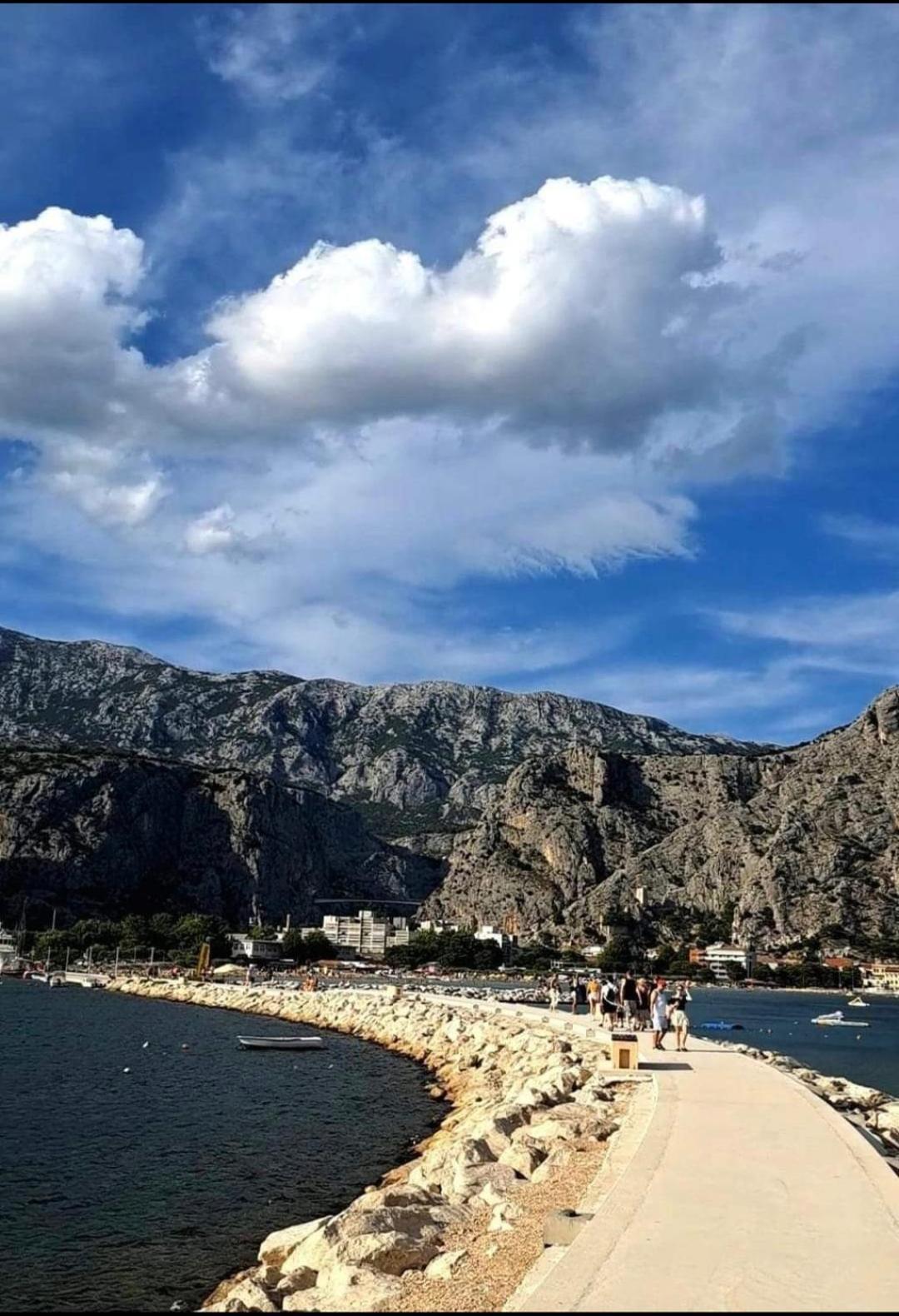 Apartmani Branko Vojnovic Omis Exterior photo