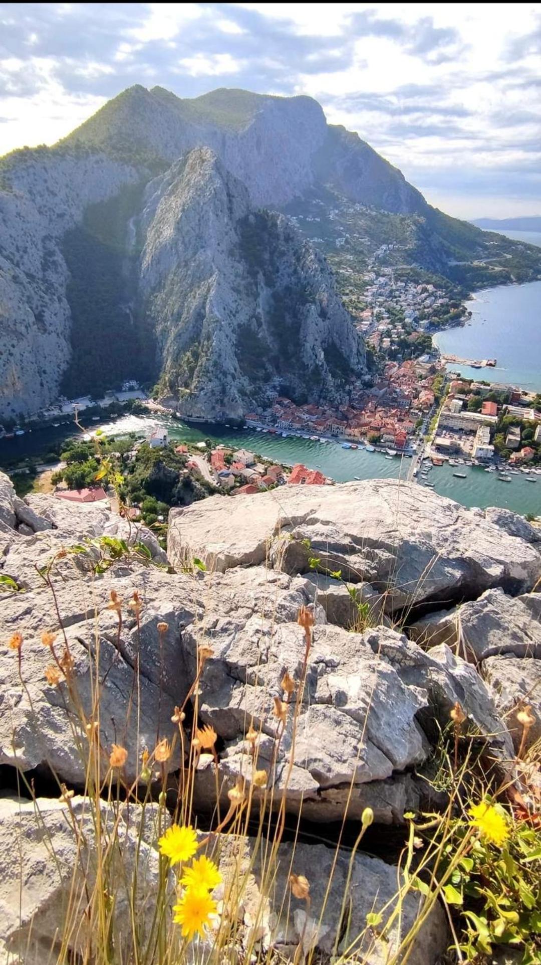 Apartmani Branko Vojnovic Omis Exterior photo
